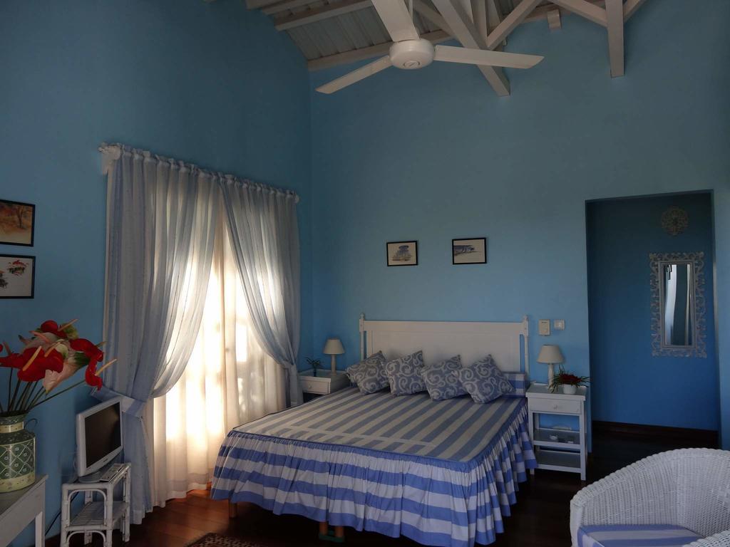 Bed And Breakfast Maison Papaye La Gaulette Quarto foto